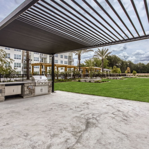 The Metropolitan Apartments Patio