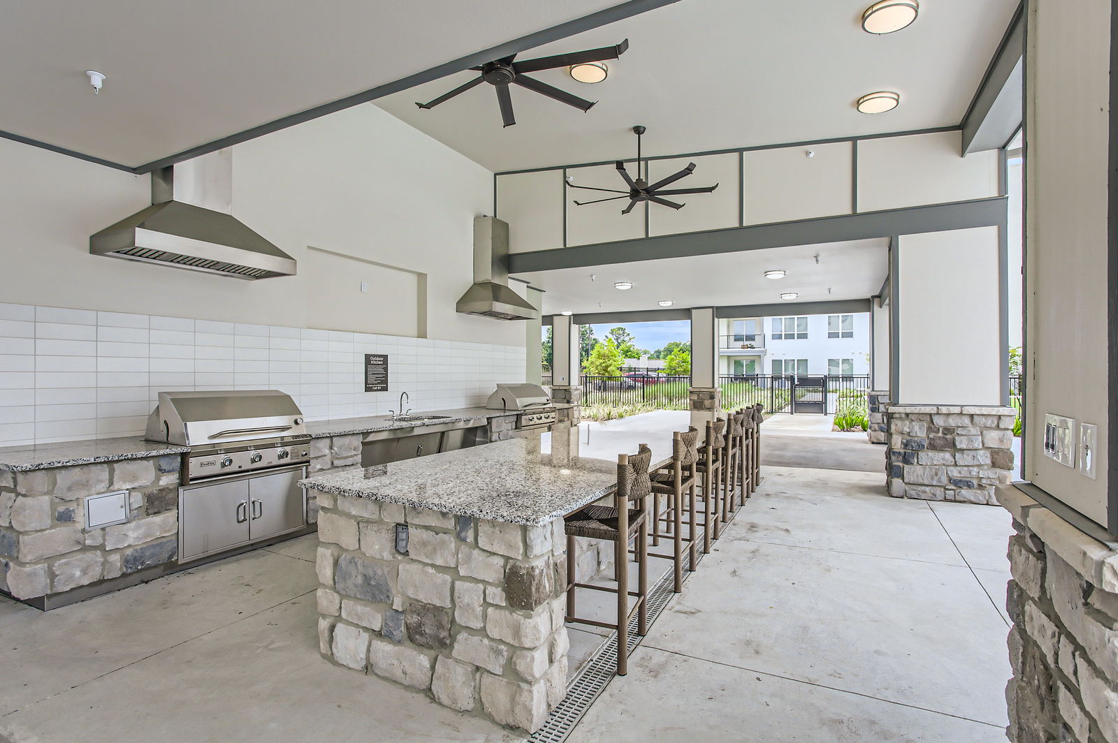 The Metropolitan Apartments Amenities